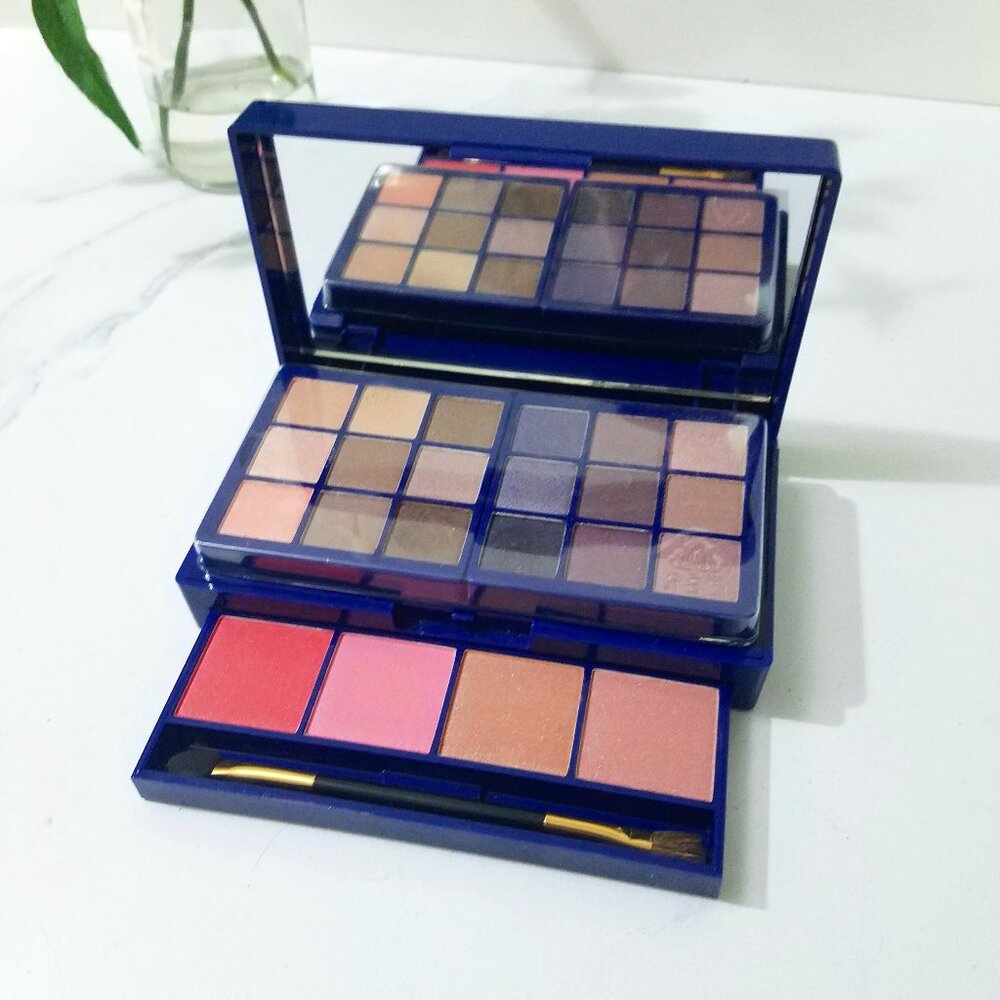 AVON Glimmer Glow Up Mega Palette